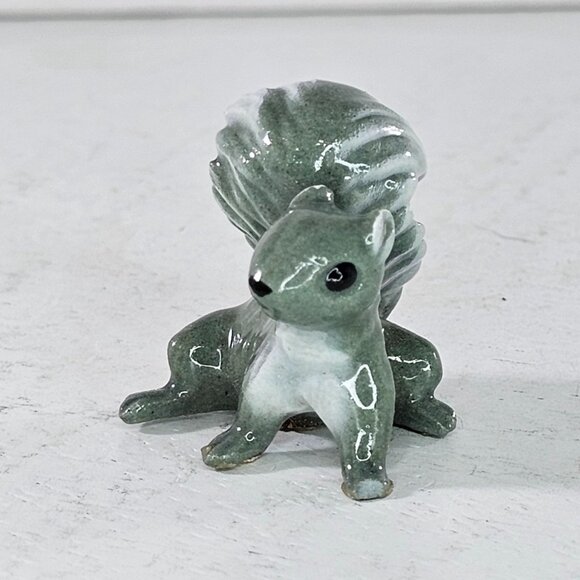 Hagen Renaker Grey Squirrel Mama Miniature Figurine Vintage *Chip* - Picture 2 of 8